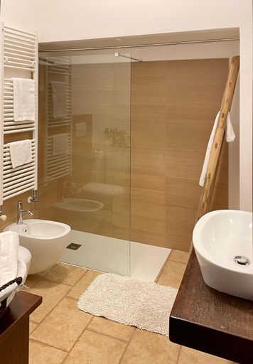 Bathroom 3, B&B Via dei Trulli, Brindisi
