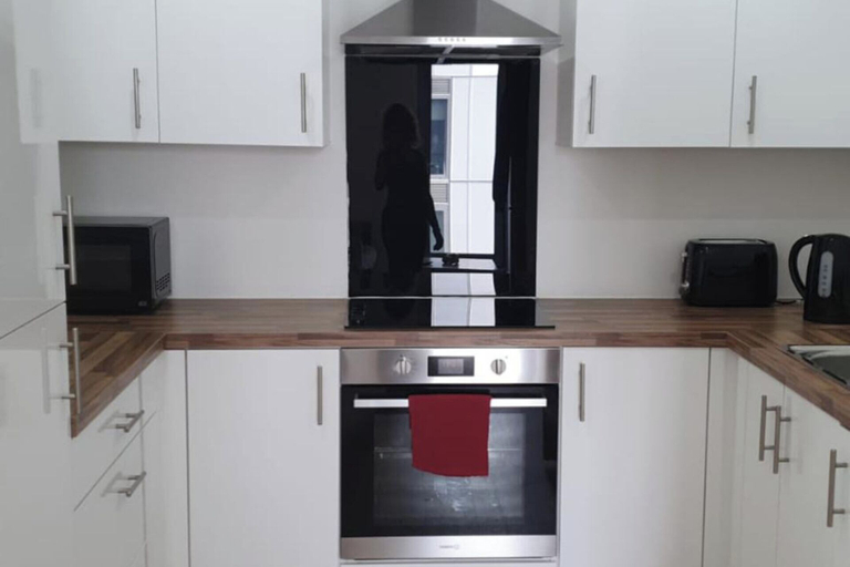 Others 5, 1 Bed Apartment Sleeps 2 With Wi-fi, Manchester