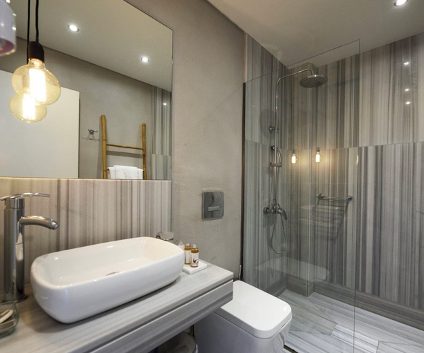 Bathroom 4, Adriana Beach, Central Macedonia