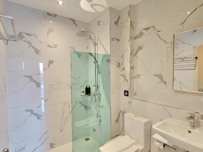Bathroom 3, Calamint Residence Hotel, Muang Chumphon