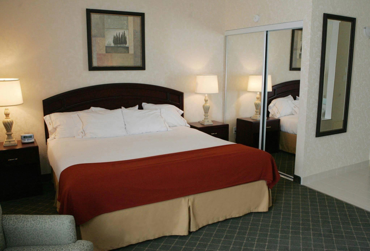 Bedroom 3, Comfort Inn & Suites Collingwood, Simcoe
