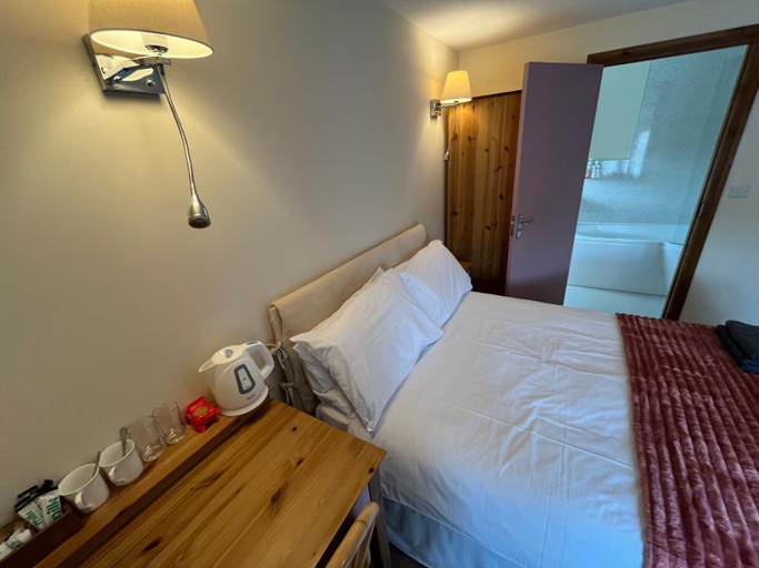 Bedroom 2, The Star Inn, Powys