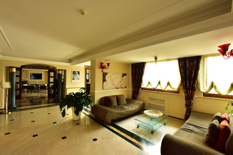 Public Area 4, Palazzo Rosenthal Vesuview, Napoli