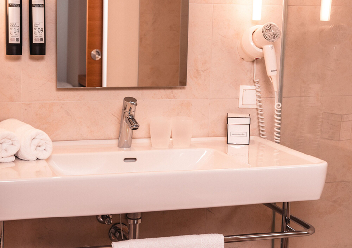Bathroom 3, Hotel Genuss am Hof, Neusiedl am See