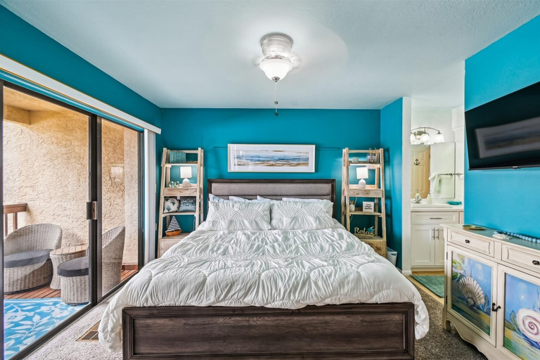 Room 3, Beachwalk 17b 2 Bedroom Home, Bay