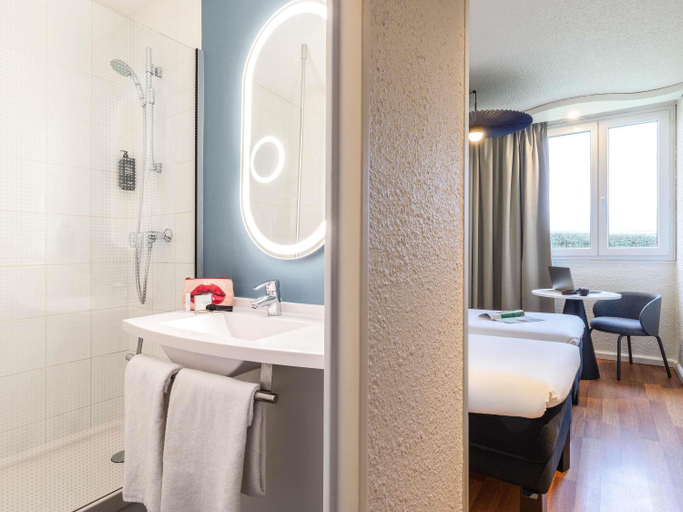 Bathroom, ibis Châlons-en-Champagne, Marne
