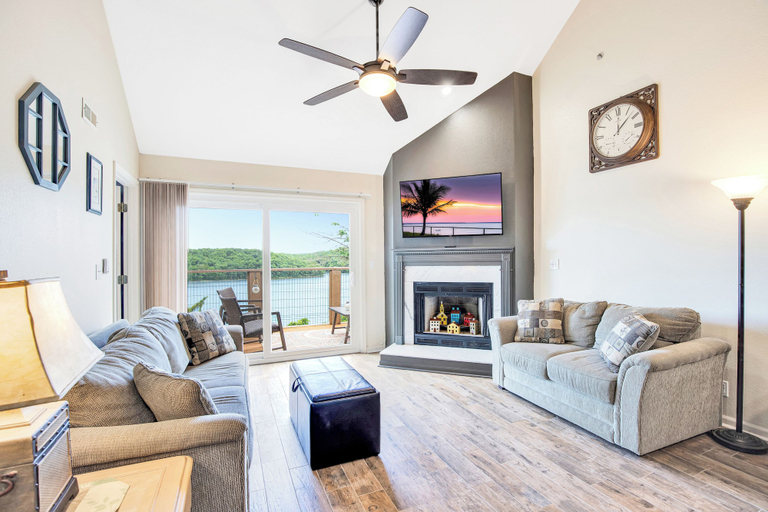 Living area 3, Amazing Views From Balcony, Loft & Gated Pool, Camden