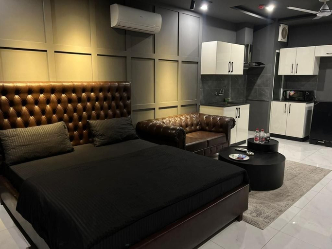 Room 3, Luxor Apartments & Suites, Lahore