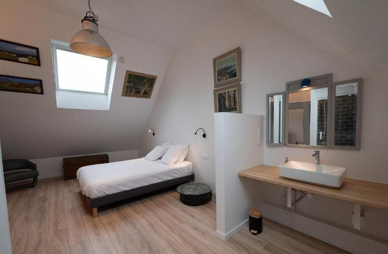 Room 3, Les Insolites, Oise