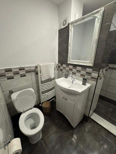 Others 5, La Livada, Otopeni