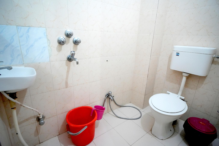 Bathroom 3, Banaras Gully House 500 ft from The Ghats, Varanasi