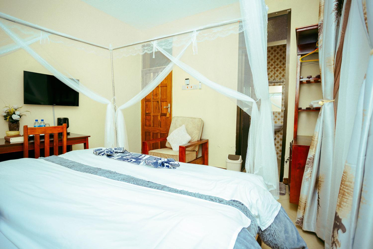 2, CM Luxury Lodge, Moshi Rural