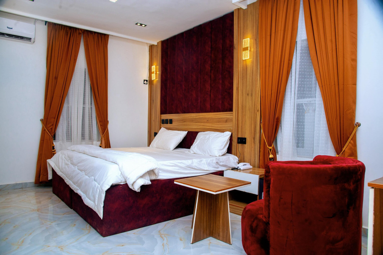Room 5, April 14 Hotel LTD, AwkaNort