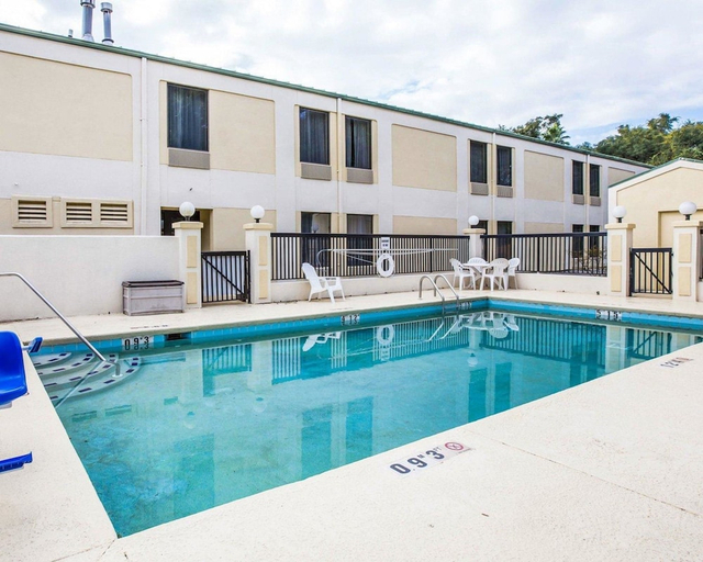 Sport & Beauty 5, Quality Inn Darien-North Brunswick, McIntosh
