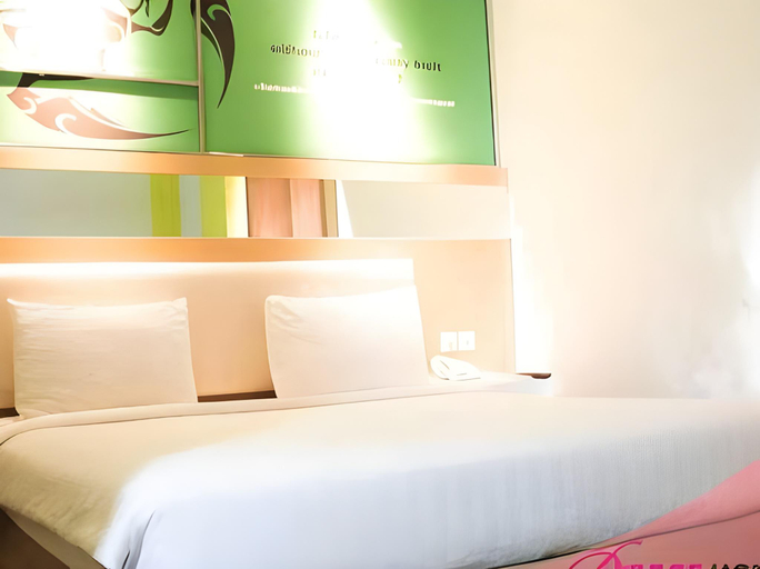 bedroom 12