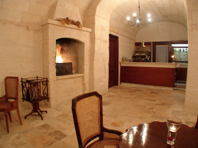 Public Area, Masseria Fortificata Donnaloia, Bari