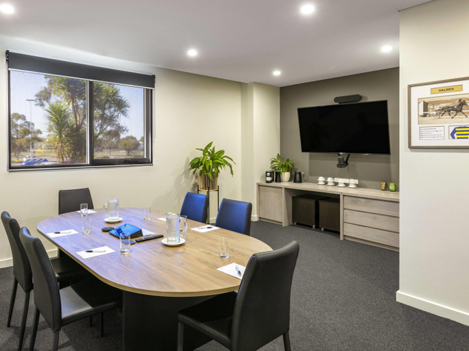 Conferences 2, Mantra Melbourne Melton, Melton Bal