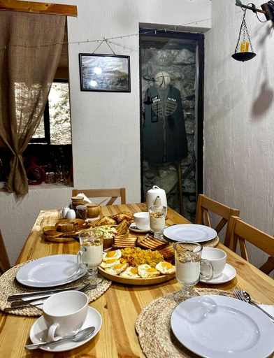 Food & Drinks 5, "White House Nakani" - Guesthouse near the centre, Mestia