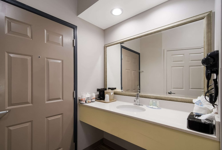 Bathroom 4, Quality Inn Goldsboro, Wayne