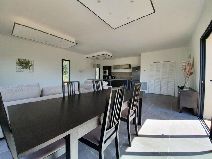 Others 5, Villa with Pool  Views, Hérault