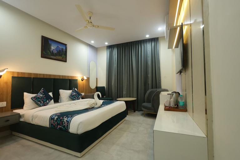 Room 2, Roots & Peaks, Tehri Garhwal