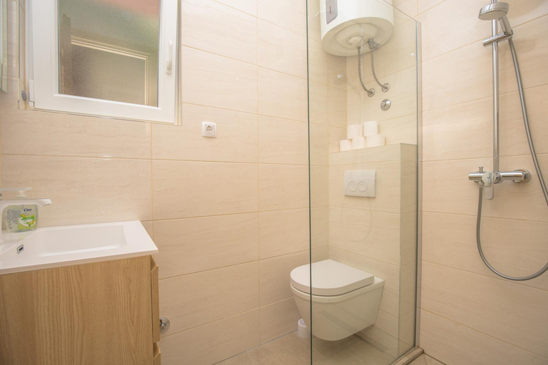Bathroom 4, Apartment Bore, Primošten