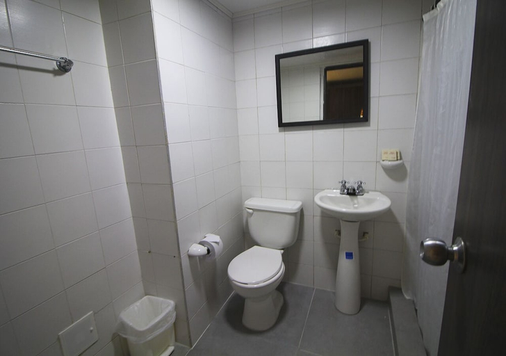 Bathroom 3, On Vacation Blue Tone, San Andrés