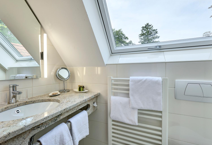 Bathroom 4, Alpenhof, Starnberg