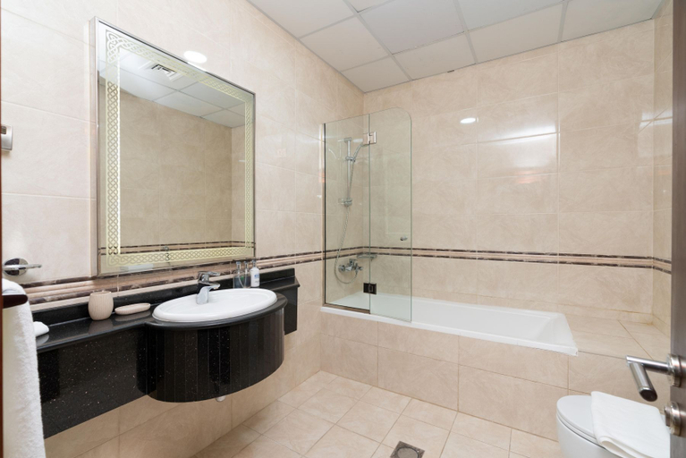 Bathroom 5, 4BR Maid Penthouse w Pool and Jacuzzi, Dubai