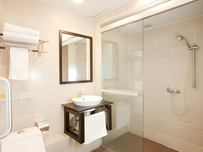 Bathroom 3, Sunny Day Hotel, Kowloon