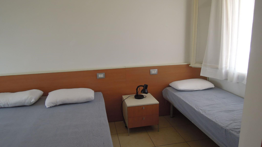 Bedroom 2, Beautiful Apartment with big terrace for 4 people - By Beahost Rentals, Venezia