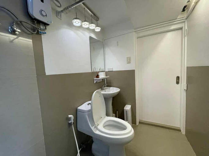 Bathroom 4, COZI modern condo, Taguig