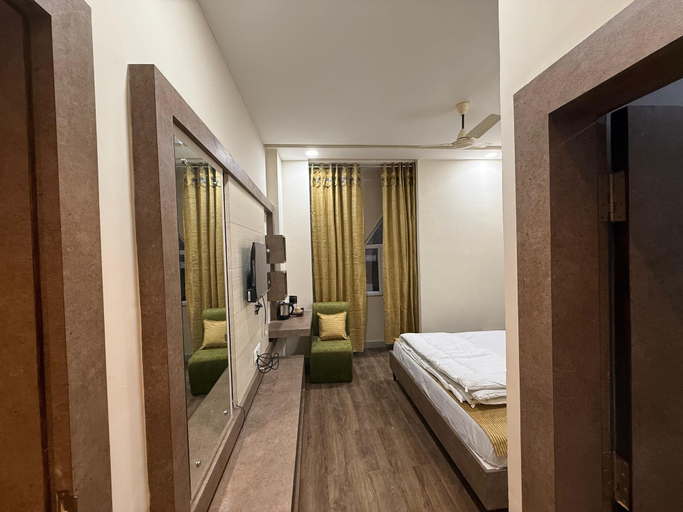 Room 3, Vallabh Villas Guest House, Varanasi