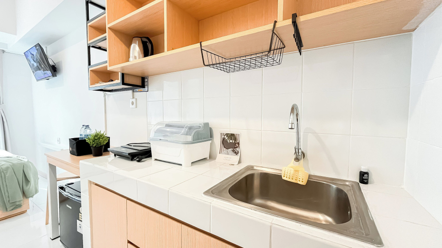 Private kitchen 2, Minimalist Look Studio Near Tokyo Hub At Tokyo Riverside Pik 2 Apartment, Tangerang