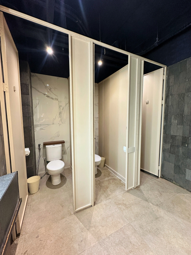 Bathroom 5, Althia Capsule Quarters, Badung