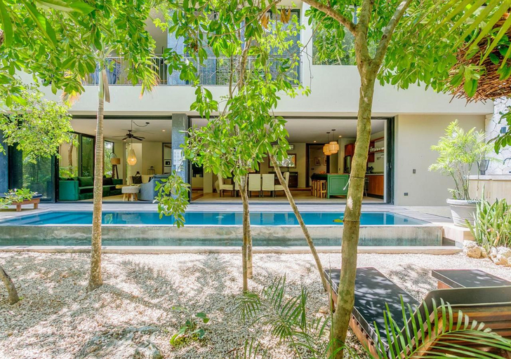 Others 2, Luxurious Oasis Jacuzzi with Art Gallery and Pool, Cozumel
