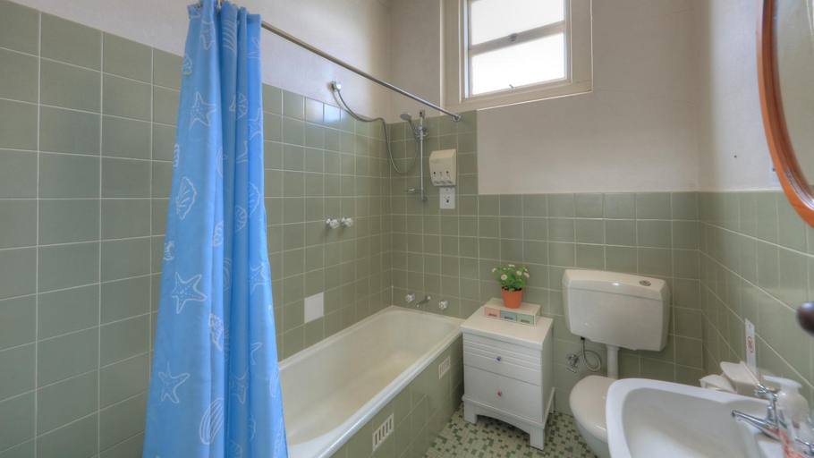 Bathroom 3, The Bank Guesthouse Glen Innes, Glen Innes Severn
