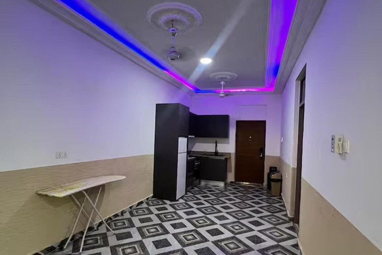 Interior 4, 5 Bedroom House Sleeps 12 -Balcony -Hired security, Dangbe East