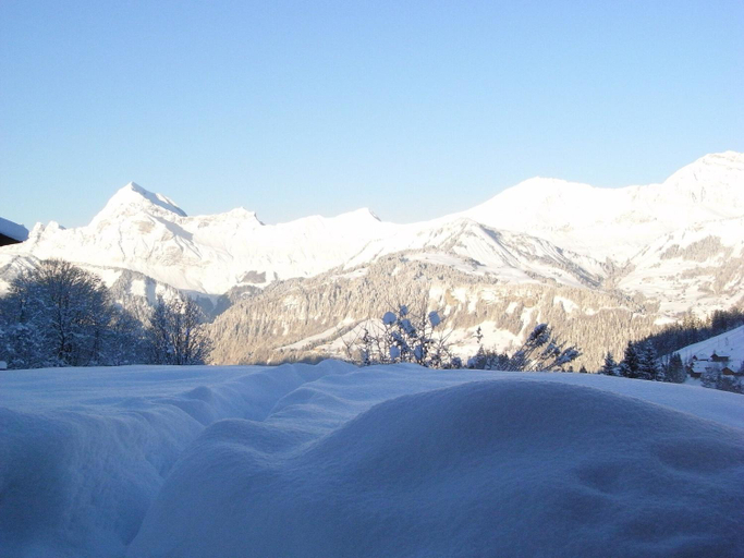 Others 2, Chalet in Notre-Dame near Ski Lift, Savoie