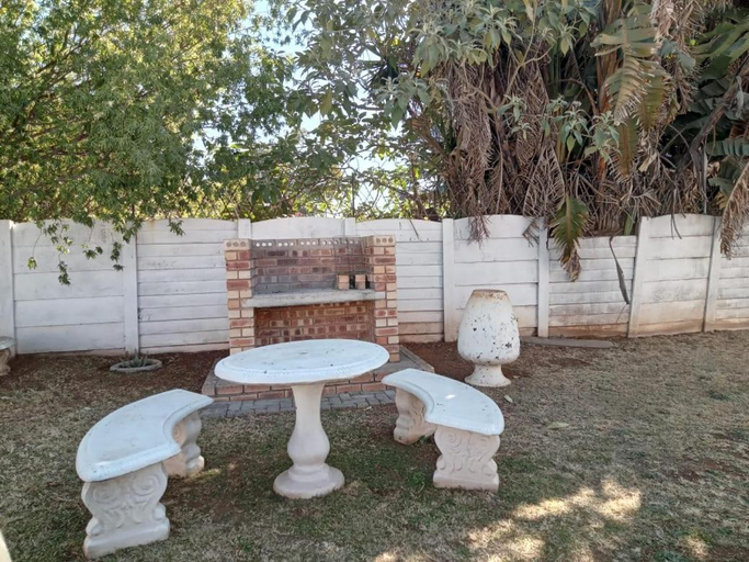 Others 4, Royal Chestnut Guesthouse, Ekurhuleni