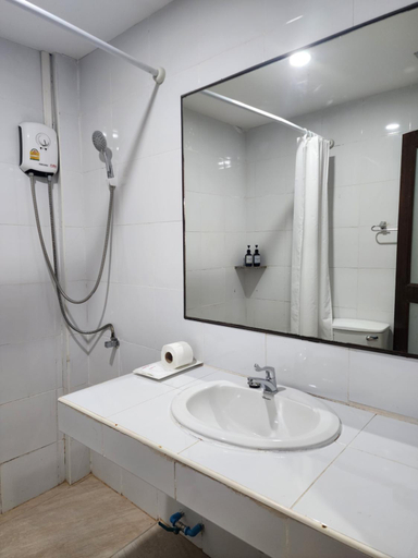 Bathroom 4, The Palace Aonang Resort, Mueang Krabi