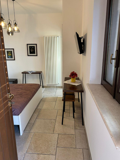 Others 2, B&B Antico Carrubo, Bari