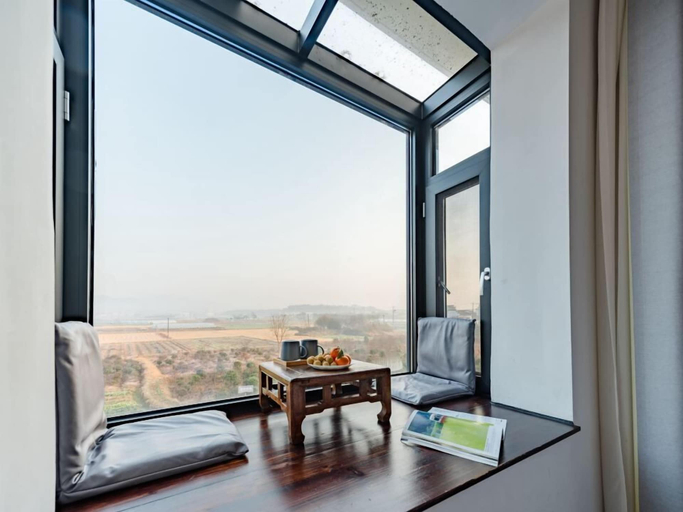 Room 2, zz's hotel, Haikou