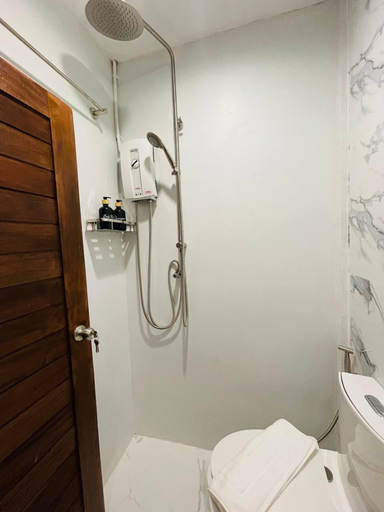 Bathroom 4, Samui Beach Hostel, Ko Samui