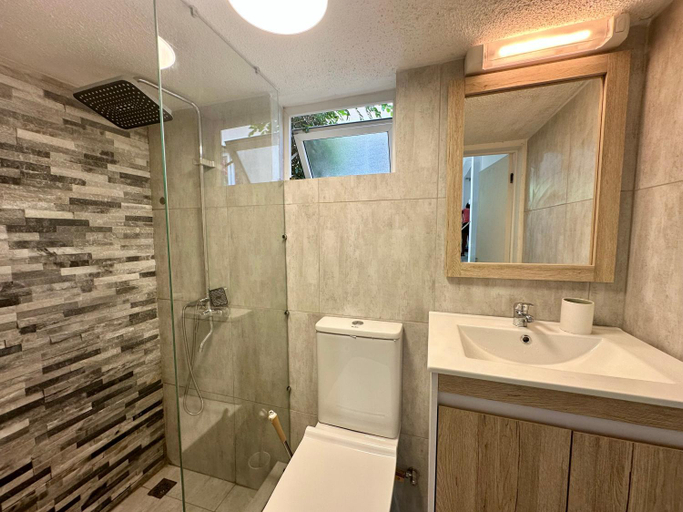 Bathroom 3, Beachfront Villa in a beautiful and secured complex, Black River