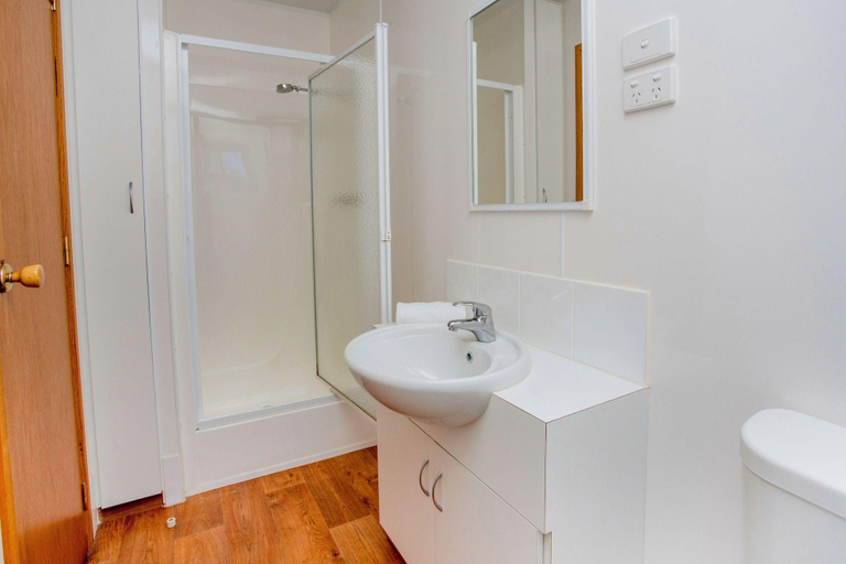 Bathroom 2, Ingenia Holidays Sydney Hills, Sydney
