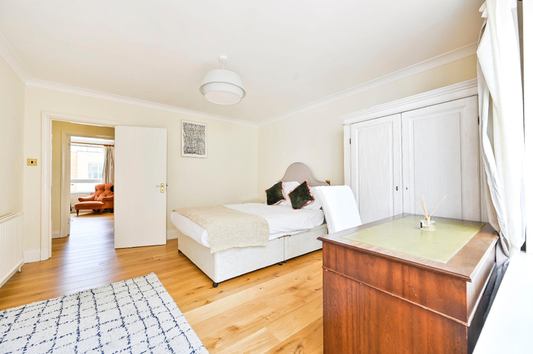 Bedroom 2, bloomrooms @ Knightsbridge | HydePark | Harrods, London