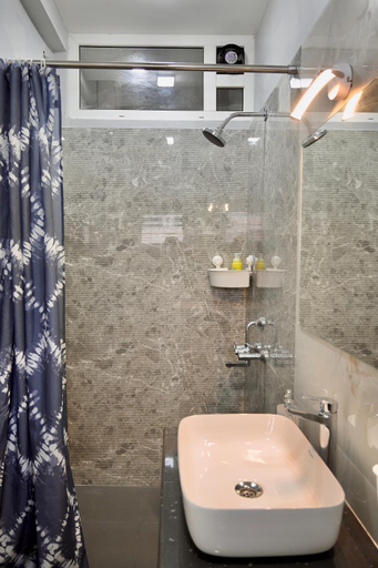 Bathroom 4, Neelam Homestay - Blueberry Room, Kolkata