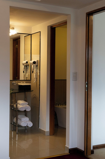 Bathroom 4, Hotel Cordillera, Bariloche