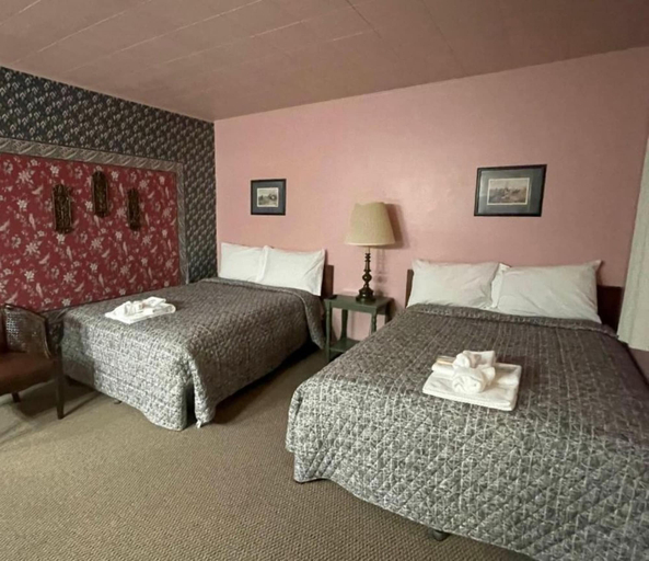 Bedroom 2, Victorian Inn Motel & Suites, Nuckolls